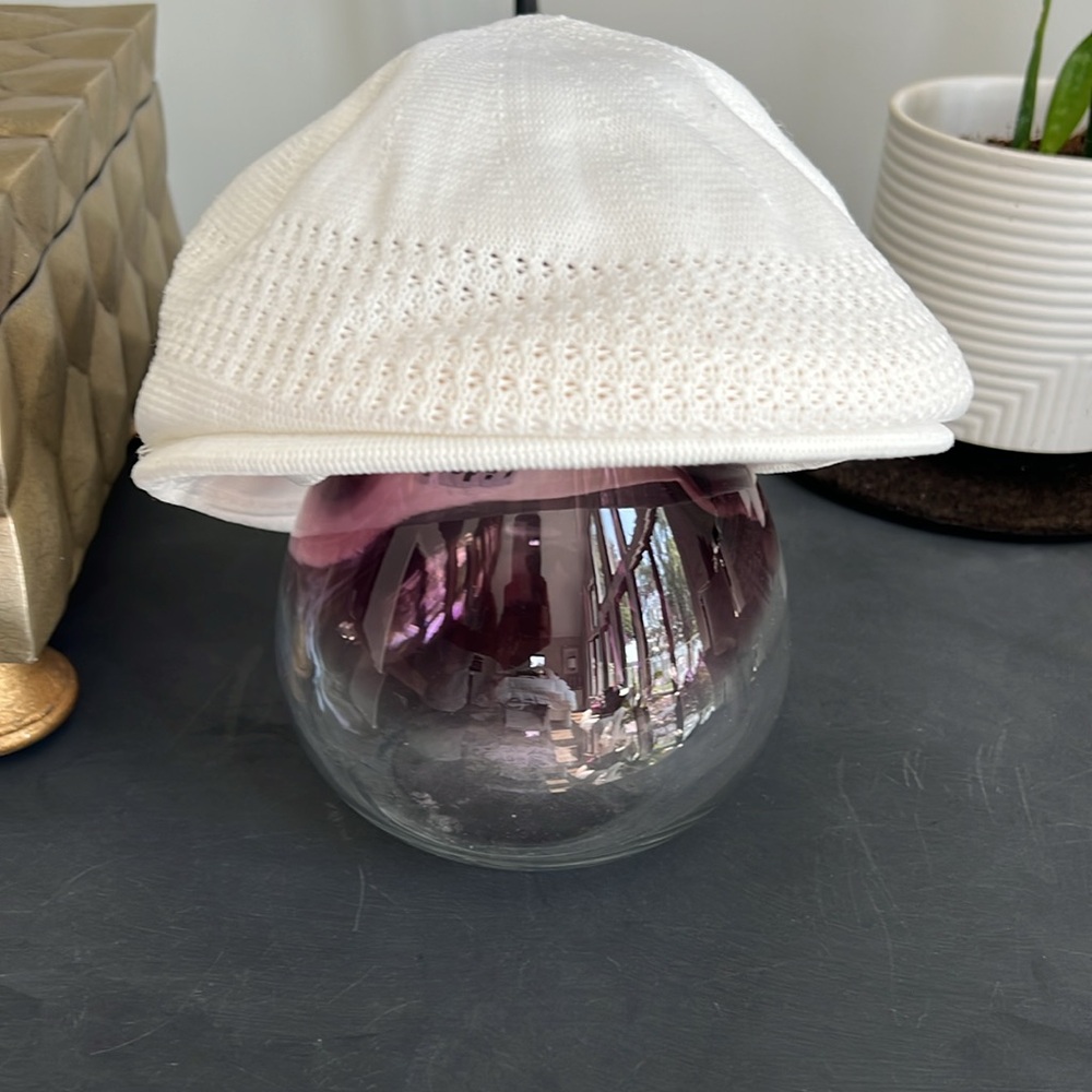 Lids, White Knit Beret Hat, size xl - Picture 7 of 7